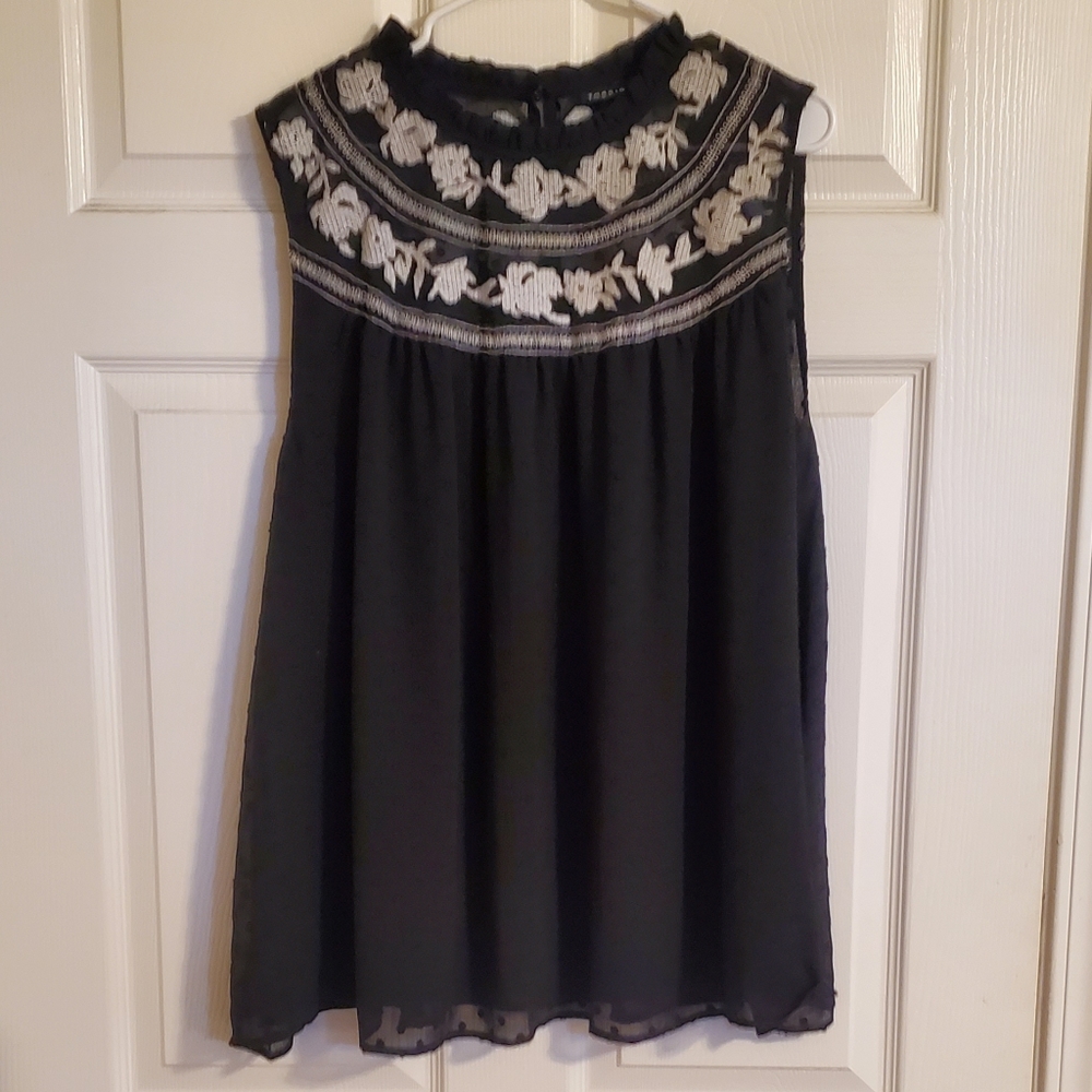Torrid Black and White Tank